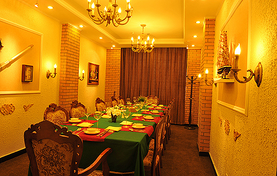 吉林雅度葡酒（jiǔ）專賣店裝修設計