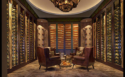 工業風格（gé）酒窖酒（jiǔ）莊設計效（xiào）果圖中,加以工業風格酒櫃效果設計帶來（lái）的魅力（lì）