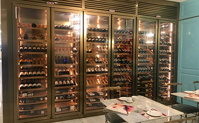 不鏽鋼現代酒櫃設計（jì）效果圖